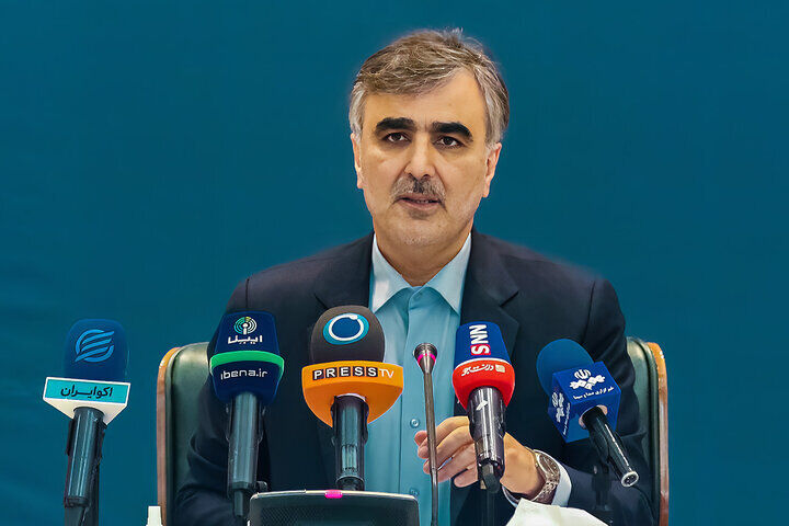 رئیس کل بانک مرکزی: نظام بانکی ۲۰۰ میلیارد دلار تجارت خارجی کشور را در دنیا کنترل می‌کند