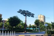 نصب نخستین درخت خورشیدی با هدف استفاده از انرژی‌های تجدید پذیر در بوستان های قم