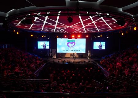 مراسم تقدیر از ماما‌های خدوم ایران برگزار شد/مصرف بی رویه فست فودها یکی از عوامل شیوع سرطان سینه