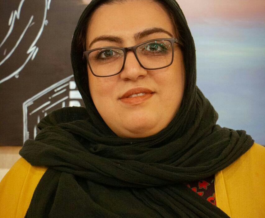 نیازخاکی از هنرمندان سرشناس در عرصه نقاشی و شعر/ هنرمند عاشق دیده شدن هنرش است