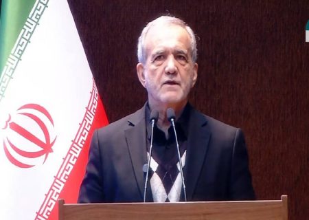 پزشکیان: حضور و مشارکت مردم مهمترین ابزار و راه حل مشکلات کنونی ماست