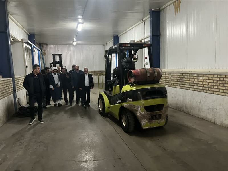 بازدید مدیرکل بازرسی قم از محل ذخیره سازی میوه تنظیم بازار