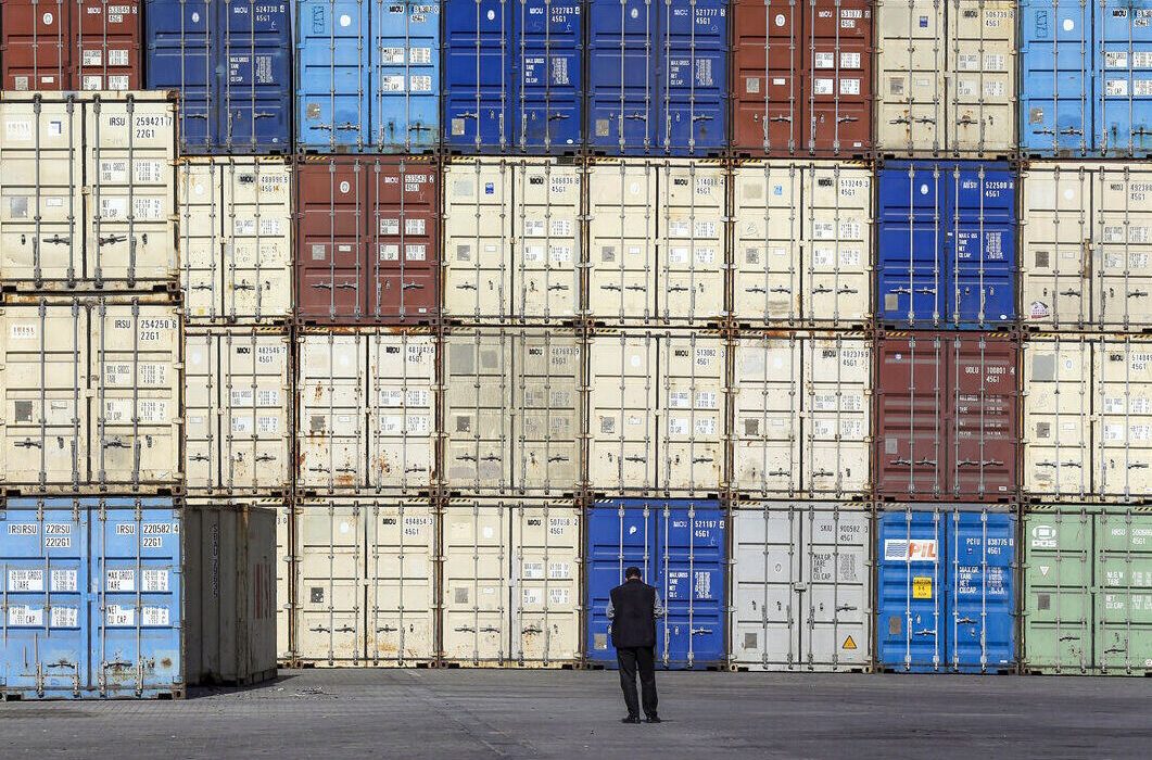 ۶۸ میلیون دلار کالا از طریق گمرکات قم وارد شد