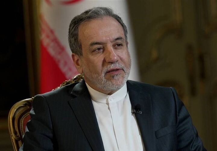 وزیر خارجه ایران در پیامی خطاب به اروپایی‌ها: ایران چگونه به میز مذاکره‌ای برگردد که اسرائیل و آمریکا نابودش کرده‌اند؟