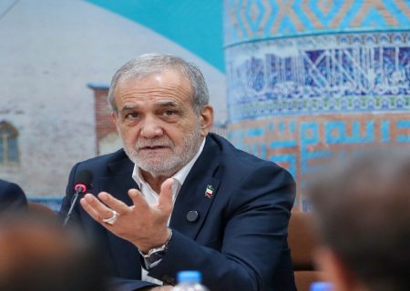 هیچ قدرتی نمی‌تواند ما را به تسلیم وا دارد؛ سپردن مدیریت به افراد شایسته تنها راه حل مشکلات کشور است