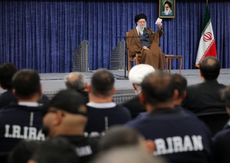 رهبر معظم انقلاب در دیدار مدال‌آوران ورزشی و علمی: مدال‌های شما در این روز‌ها ارزش مضاعف دارد