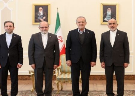 رئیس‌جمهور: خنثی‌سازی تبلیغات ضدایرانی از مسئولیت‌های مهم سفرا است