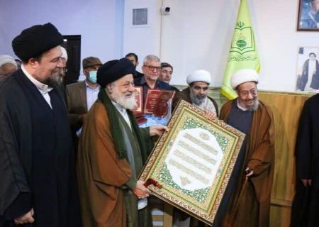 رونمایی از مجموعه هفت‌جلدی «مفتاح الهدایه فی شرح تحریر الوسیله» در قم