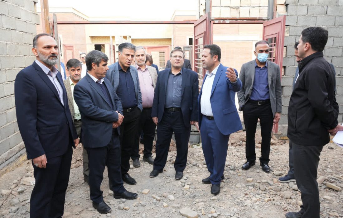 بازدید مشاور وزیر نیرو از پروژه نهضت ملی مسکن سایت طایقان قم