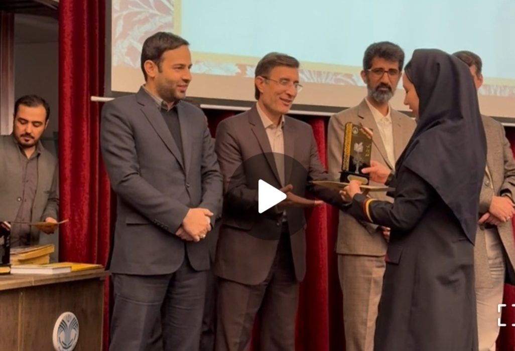 در مراسم تجلیل از پژوهشگران و فناوران برتر قم صورت گرفت:  تقدیر از بهار شیرازی پور به عنوان برگزیده پژوهش و فناوری سال ۱۴۰۴ استان قم در بخش دانش آموزی