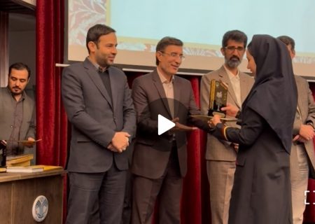 در مراسم تجلیل از پژوهشگران و فناوران برتر قم صورت گرفت:  تقدیر از بهار شیرازی پور به عنوان برگزیده پژوهش و فناوری سال ۱۴۰۴ استان قم در بخش دانش آموزی