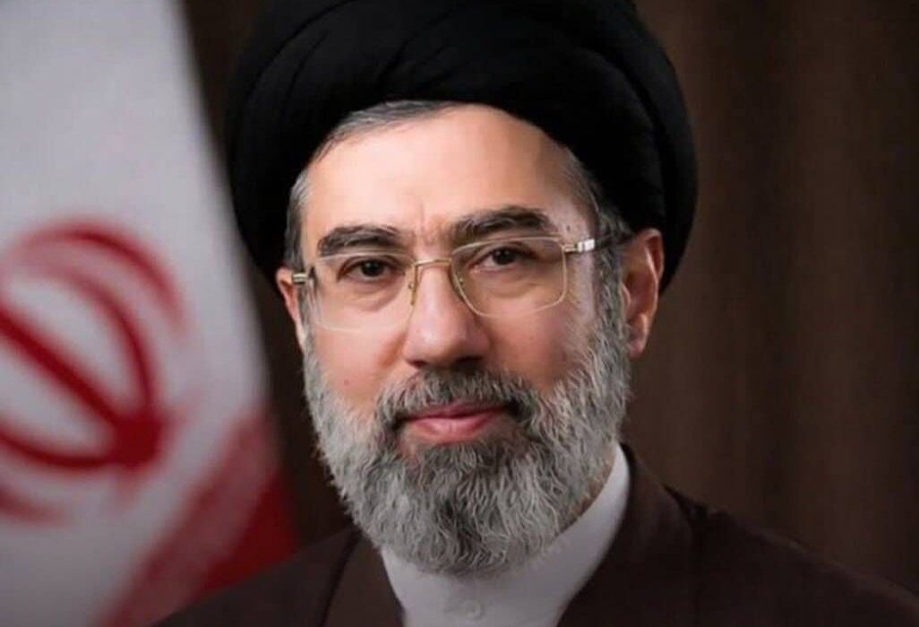 بیعت دوباره خانواده شهید سپهبد موسوی با فرماندهی معظم کل قوا
