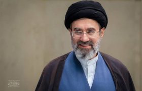 رهبر انقلاب: ارتش اسلام دلاورانه از کشور و پرچم خود دفاع می‌کند