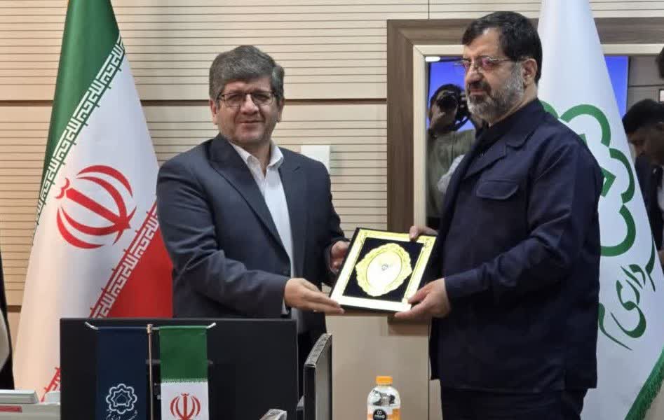 تقدیر مدیرعامل راهآهن کشور از استاندار قم برای نقشآفرینی در بازسازی ۴۰ ساعته پل راهآهن قم پس از حمله متجاوزان آمریکایی-صهیونیستی